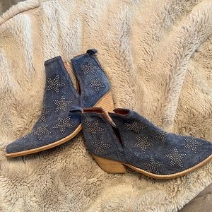 Brand new Jeffrey Campbell star studded bootie
